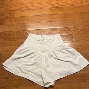 Aerie white aligned skirt